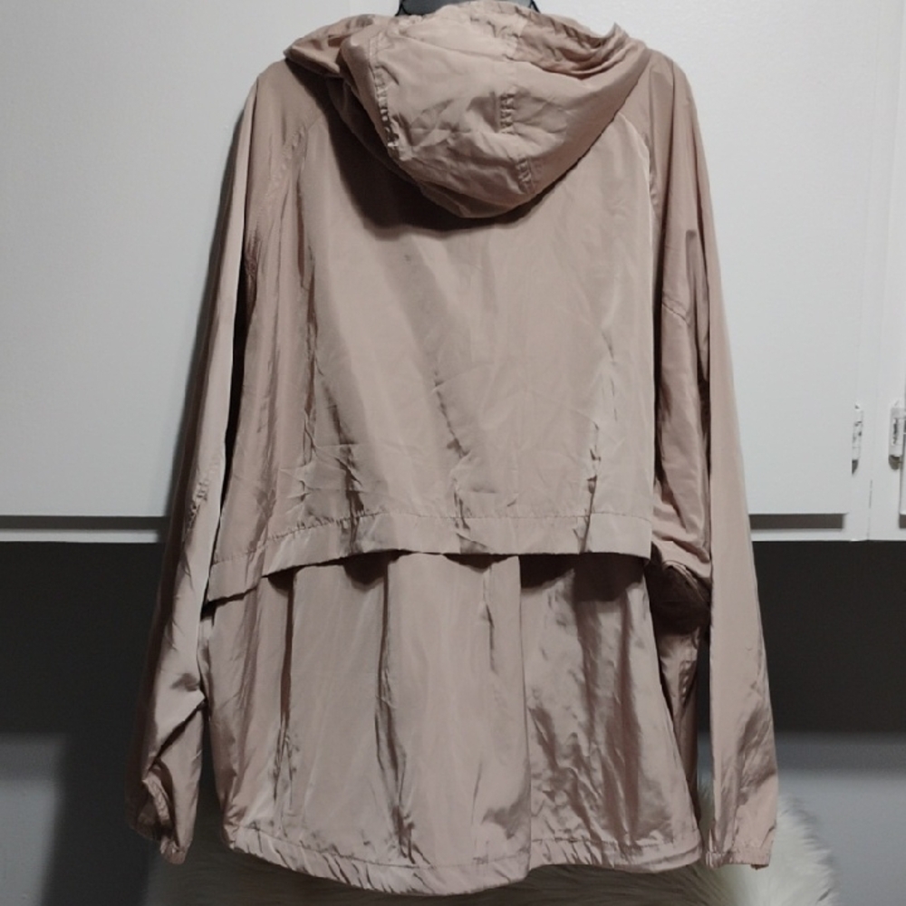 (A-71) SALE! NWT Soia & Kyo Oaklynn Light Tan Hooded Windbreaker Hi-lo Jacket - Picture 7 of 10